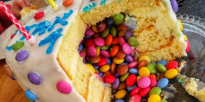 Surprise-Inside-Cake