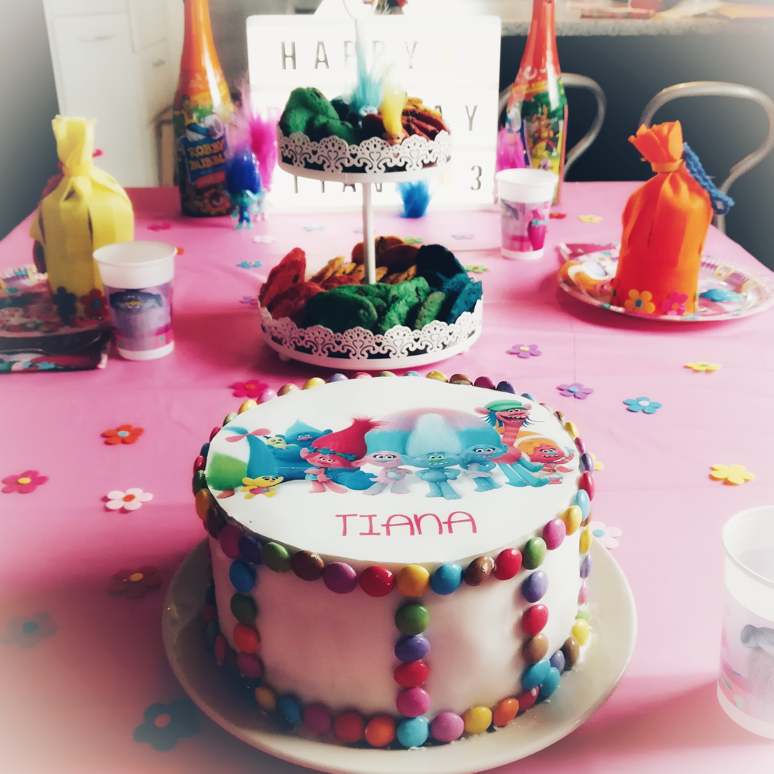 Trollsparty, Trollkuchen, Surprise-Inside-Cake, Geburtstagskuchen, Kindergeburtstag