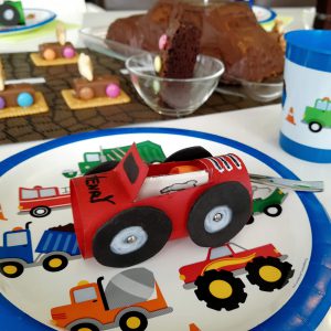 Autoparty Kindergeburtstag Autos Kuchen Autokuchen Tischdekoration